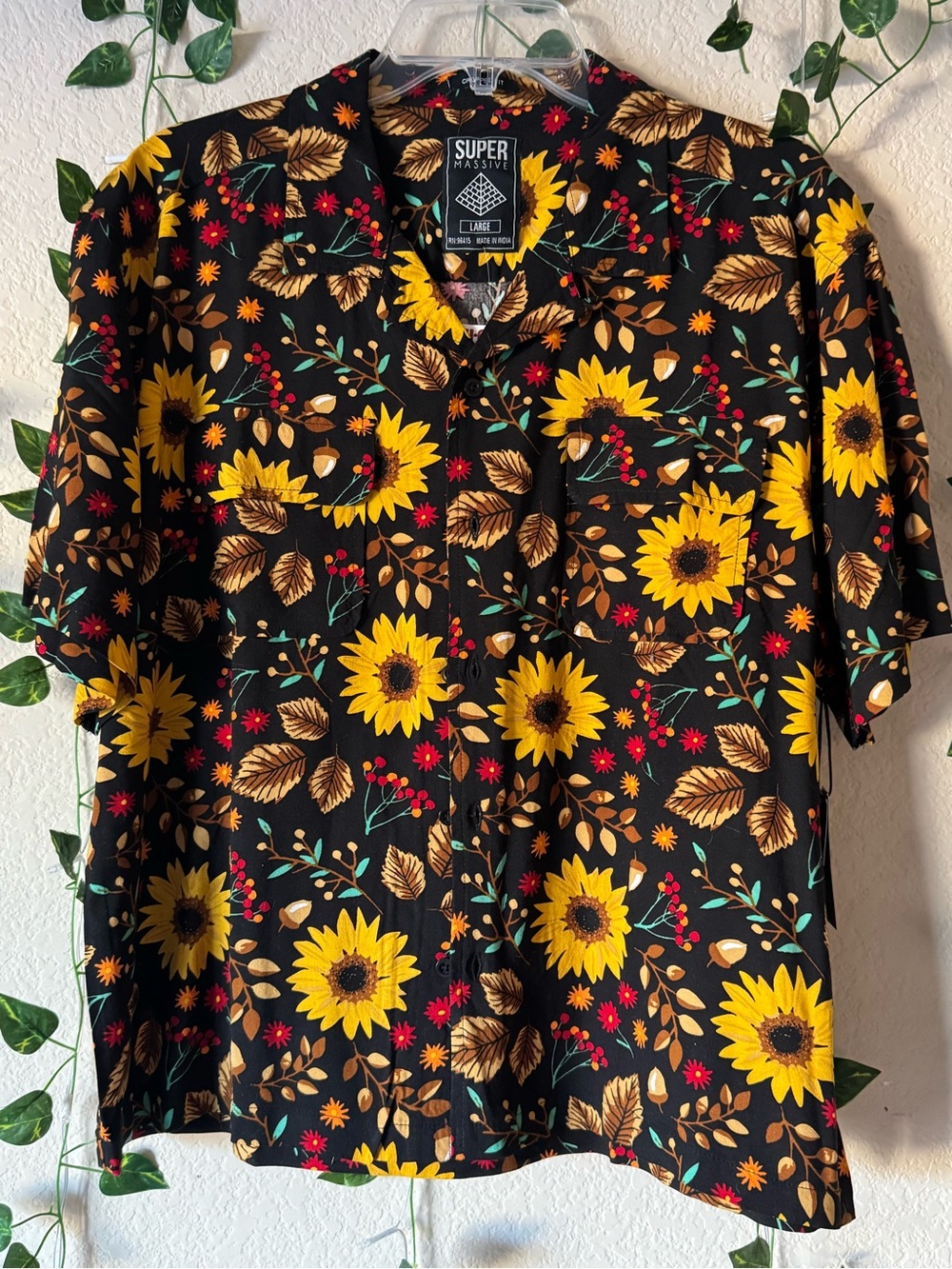 Super Massive Sunflower Print Button Up Cropped Fit Shirt NWT